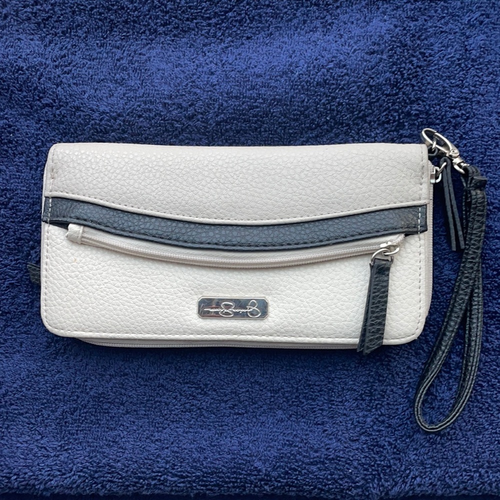 Women’s Jessica Simpson clutch